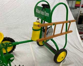 CLOSEUP SPRAYER TRAILER