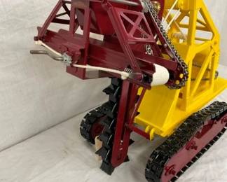 MEASURES 21X17 AND 11IN WIDE