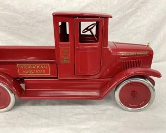 MEASURES 24X11 AND 7IN WIDE