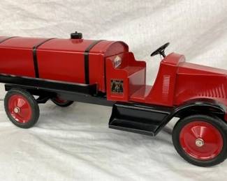 GIANT AMERICAN NATIONAL MACK TRUCK