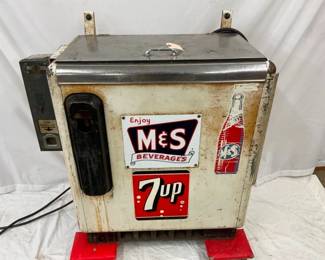 7UP MODEL 555 10CENT DRINK BOX