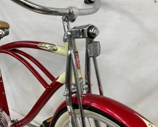 CLOSEUP W/ HEADLIGHT