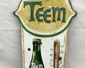 CLOSEUP VIEW TOP TEEM