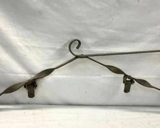 BETWEEN SIGN/HOOKS 16IN.