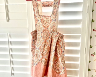 Adorable full-Length Apron