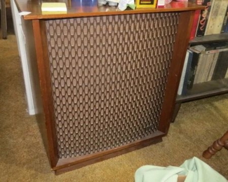 one of 2 Altec Valencia 846A 