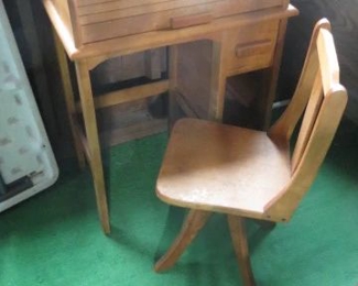 nice wood childs roll top desk with swivel chair