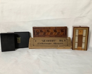 JIFI204 Vintage Antique Cribbage Boards More: Pre 1900's CW 'Le Count' cribbage board with original box, 5 original pegs and 1 spare.
