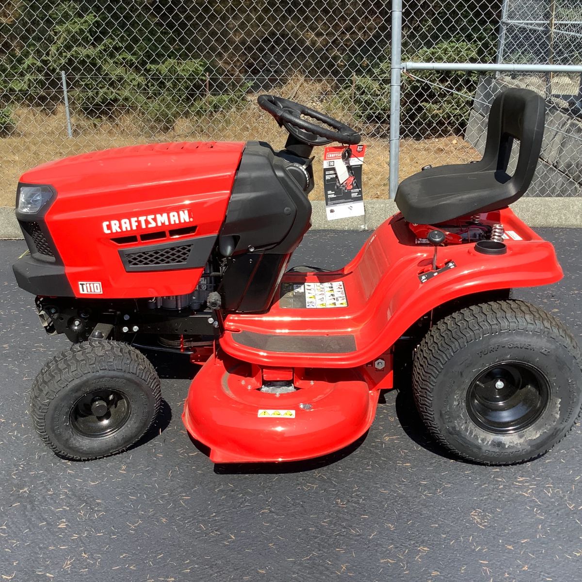 NEW - GICH037 CRAFTSMAN T110 42-in 17.5-HP Riding Lawn Mower
POWERFUL ENGINE: 17.5 HP Briggs and Stratton® single-cylinder engine delivers easy starting and superior performance
MANUAL TRANSMISSION: 7-speed transmission