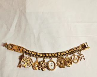 https://www.auctionninja.com/stress-free-estate-services-llc/sales/details/giant-nh-coast-estate-gold-silver-and-costume-jewelry-auction-no-reserves-and-usa-shipping-on-all-items-10.html