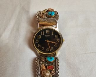 https://www.auctionninja.com/stress-free-estate-services-llc/sales/details/giant-nh-coast-estate-gold-silver-and-costume-jewelry-auction-no-reserves-and-usa-shipping-on-all-ite