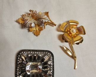 https://www.auctionninja.com/stress-free-estate-services-llc/sales/details/giant-nh-coast-estate-gold-silver-and-costume-jewelry-auction-no-reserves-and-usa-shipping-on-all-ite