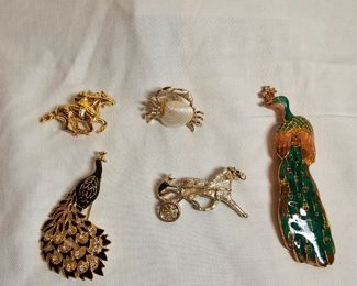 https://www.auctionninja.com/stress-free-estate-services-llc/sales/details/giant-nh-coast-estate-gold-silver-and-costume-jewelry-auction-no-reserves-and-usa-shipping-on-all-ite