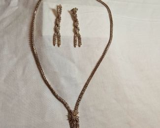 https://www.auctionninja.com/stress-free-estate-services-llc/sales/details/giant-nh-coast-estate-gold-silver-and-costume-jewelry-auction-no-reserves-and-usa-shipping-on-all-ite