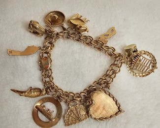 https://www.auctionninja.com/stress-free-estate-services-llc/sales/details/giant-nh-coast-estate-gold-silver-and-costume-jewelry-auction-no-reserves-and-usa-shipping-on-all-ite