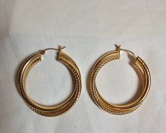 https://www.auctionninja.com/stress-free-estate-services-llc/sales/details/giant-nh-coast-estate-gold-silver-and-costume-jewelry-auction-no-reserves-and-usa-shipping-on-all-ite