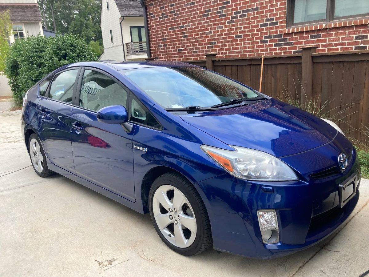 2011 Toyota Prius, 65,000 miles. scroll down for more photos!