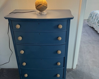 $75 
31” W x 46”H x 17” D