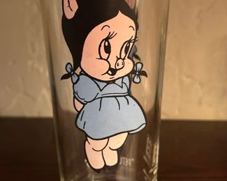 (1971) Petunia Pig Tumbler