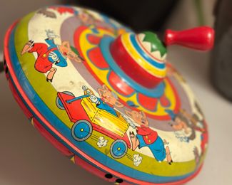 Very clean and functioning Three little pigs spin top (LARGE)