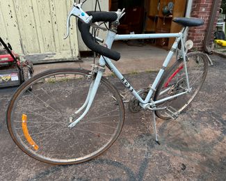 Ross Racing Street bike, (Helmet and Life insurance policy not included) 