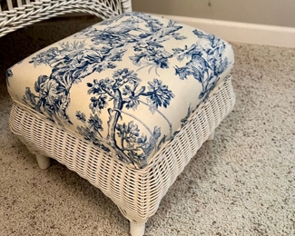 WHITE WICKER FOOTSTOOL