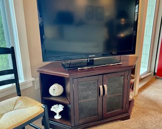 ENTERTAINMENT TV STAND AND SAMSUNG TELEVISION