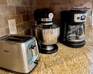 UP CLOSE OF THE SMALL APPLIANCES