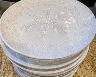 SET OF SNOWFLAKE PLATES