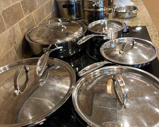 SET OF STAINLESS STEEL POTS & PANS