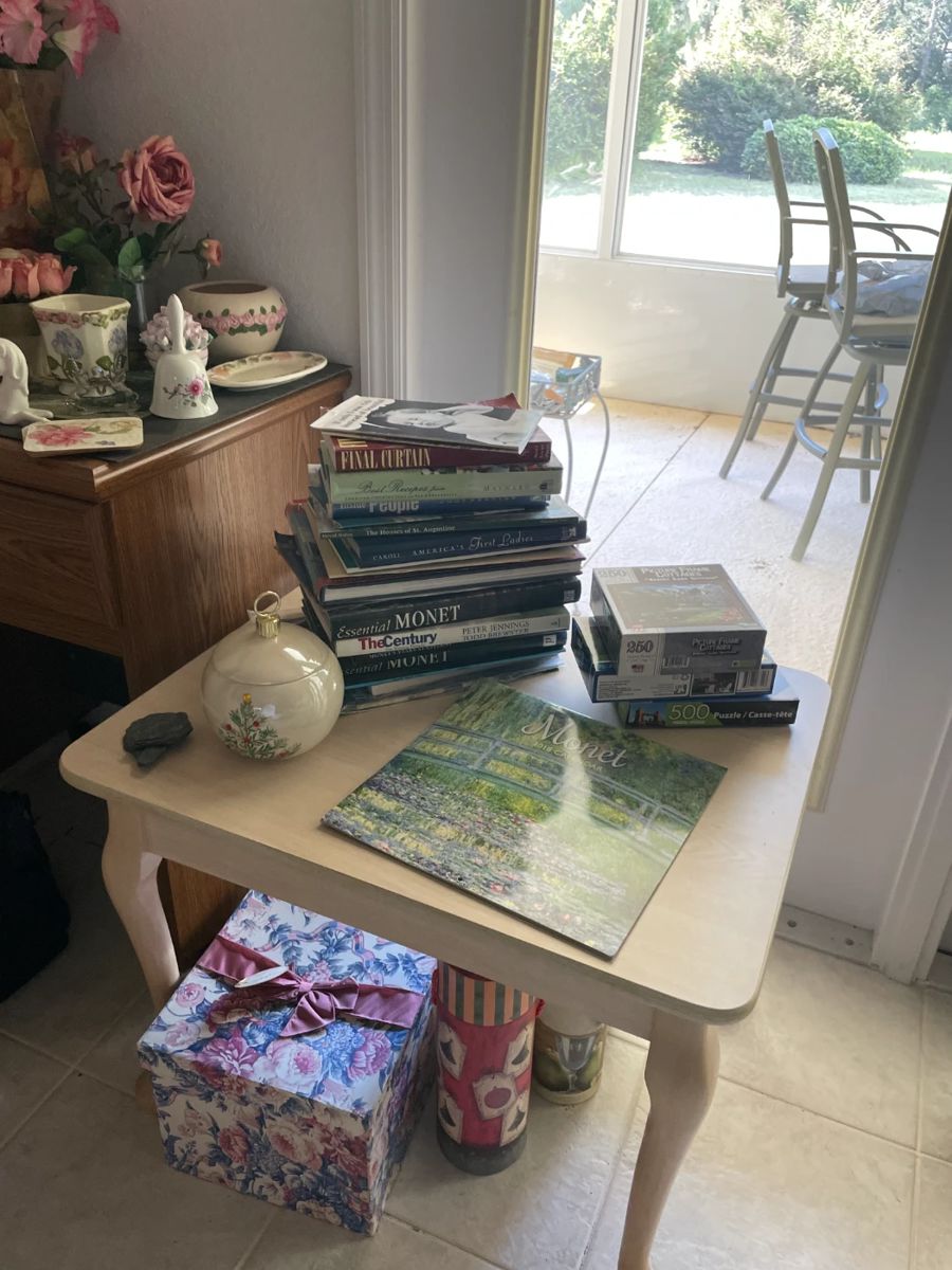 Helping Hands Estate Sales /Fl Dunnellon starts on 9/21/2023