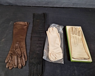 Vintage Womens Gloves Genuine Deer Skin Cloth