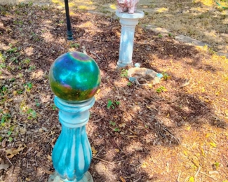 Gazing ball on stand & garden decor