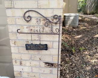 Welcome garden sign
