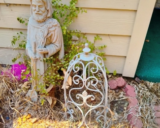 St Francis statue & garden decor