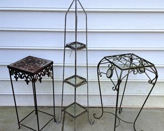 WIRE GARDEN DECOR
