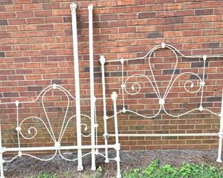IRON SCROLL BED