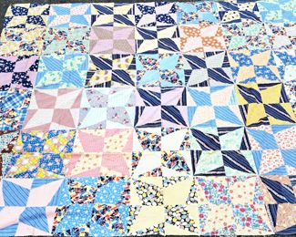 QUILT TOPPER