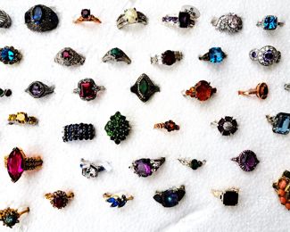 TRAY LOT ASSORTED RINGS ONE LOT