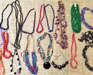 NECKLACES JEWELRY LOT 