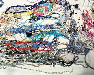 COSTUME PLASTIC JEWELRY LOT