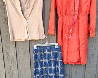 VINTAGE LADIES CLOTHING 