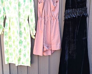 VINTAGE LADIES CLOTHING 