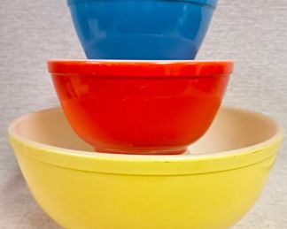 PYREX BOWLS LOT
