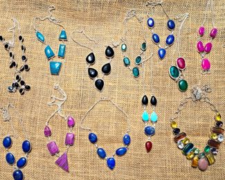 JEWELRY LOT NECKLACES