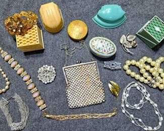 JEWELRY LOT MESH PURSE LOT