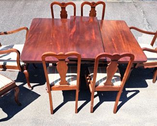 TABLE & 8 CHAIRS 