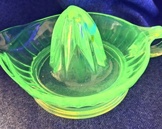 GREEN VASELINE GLASS JUICER
