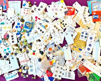 BUTTON LOT