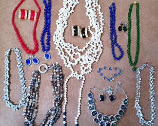 JEWELRY LOT 